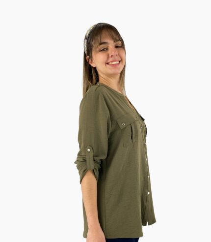 Camisa de botones y bolsillos con tapa