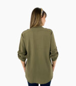Camisa de botones y bolsillos con tapa