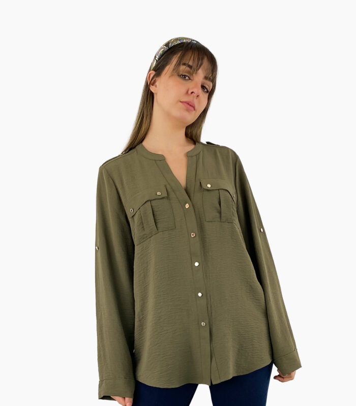 Camisa de botones y bolsillos con tapa